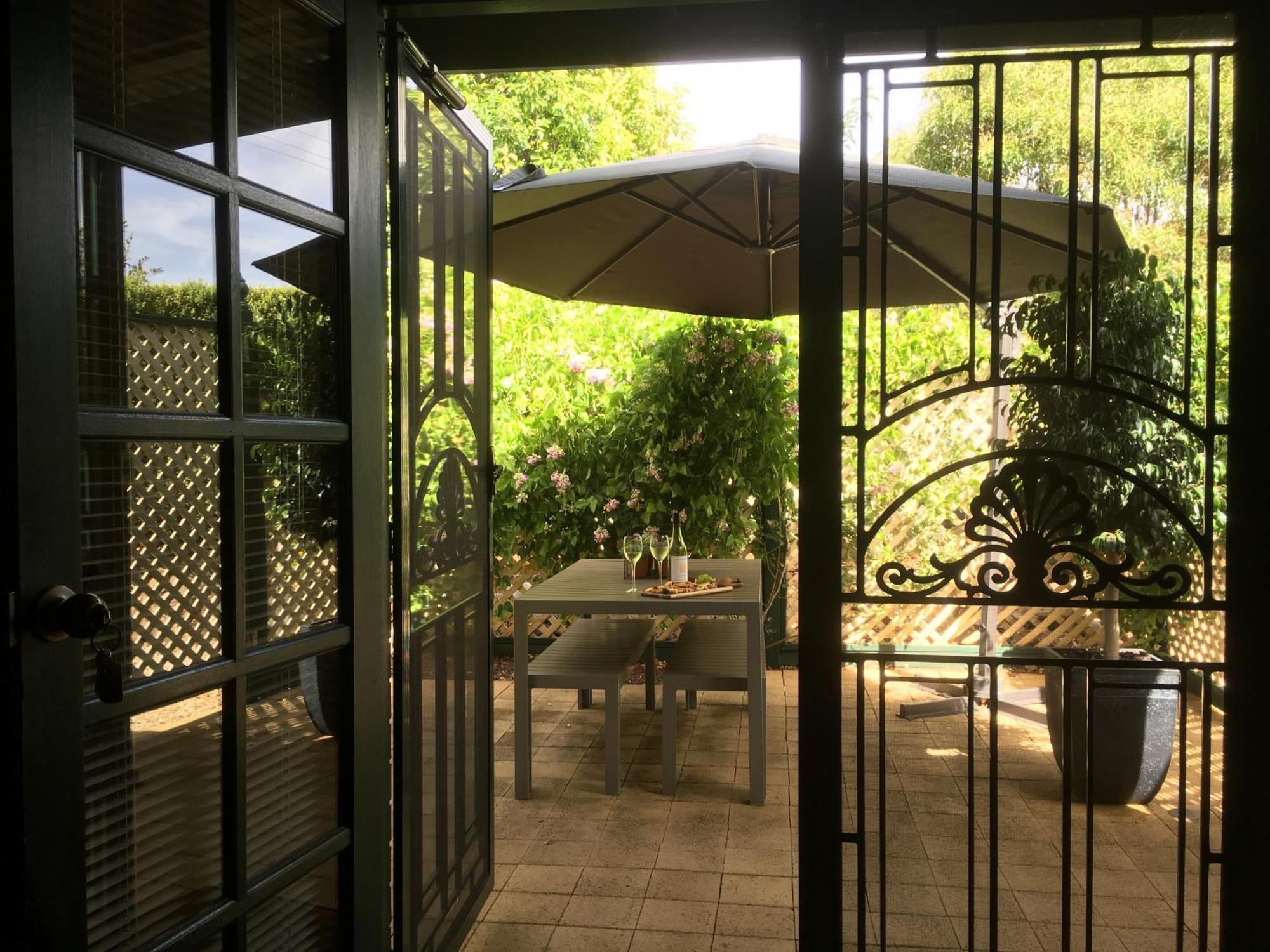 Wine And Roses Bed And Breakfast Adelaide Esterno foto