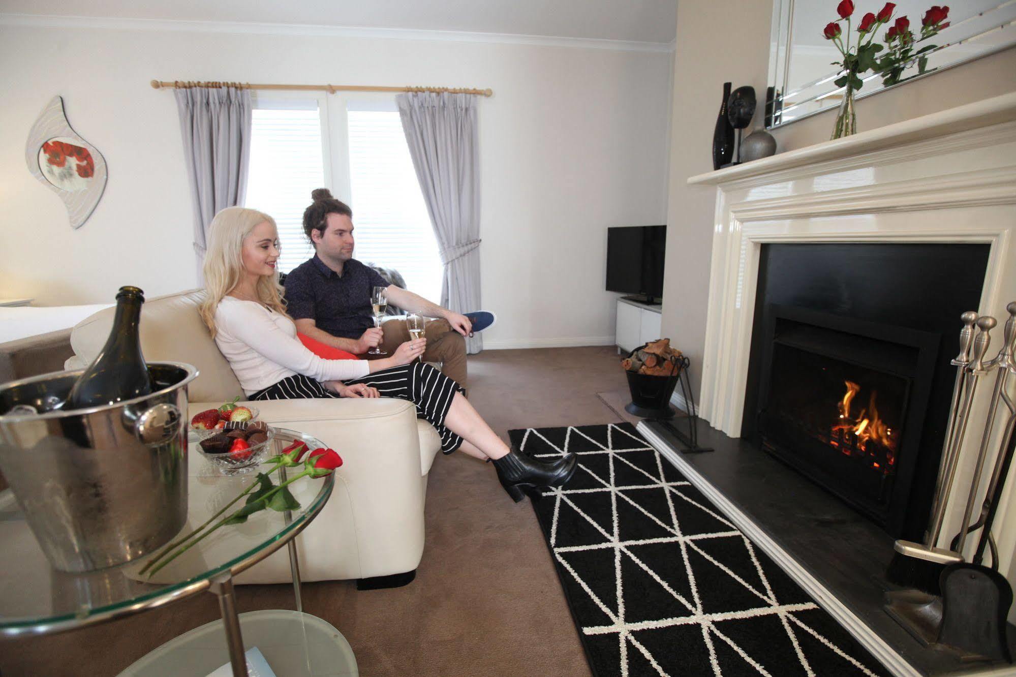 Wine And Roses Bed And Breakfast Adelaide Esterno foto
