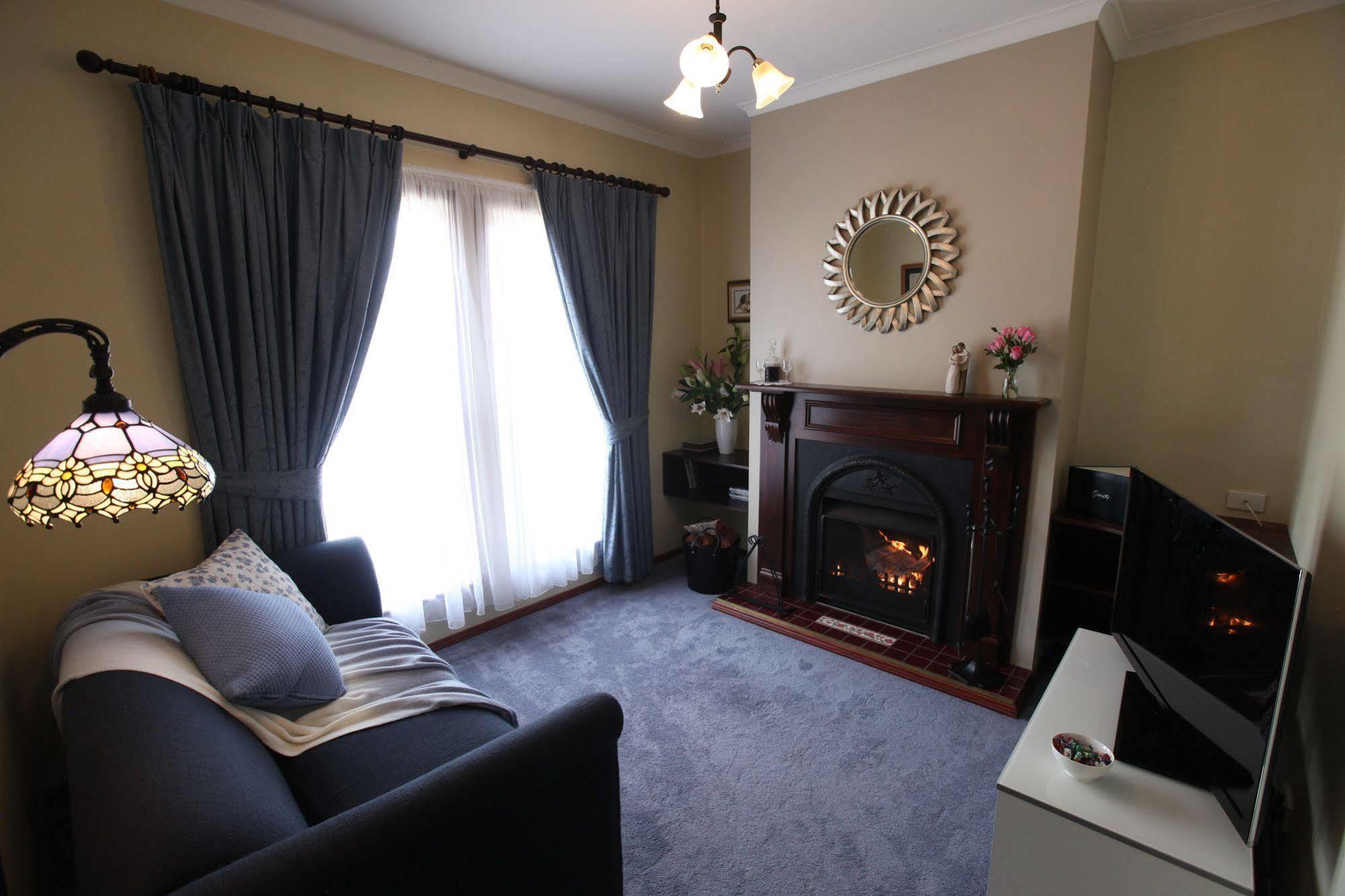 Wine And Roses Bed And Breakfast Adelaide Esterno foto