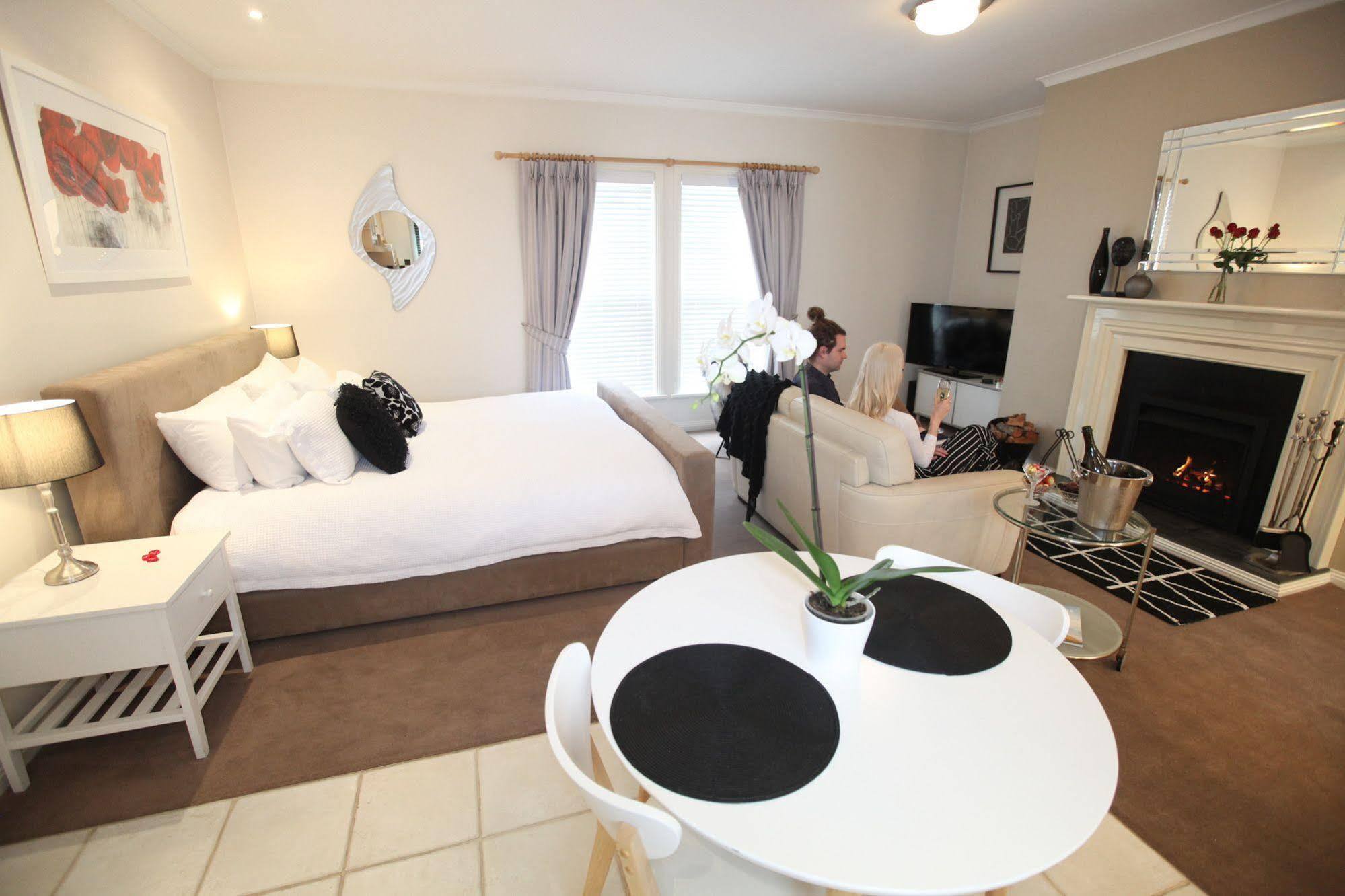 Wine And Roses Bed And Breakfast Adelaide Esterno foto