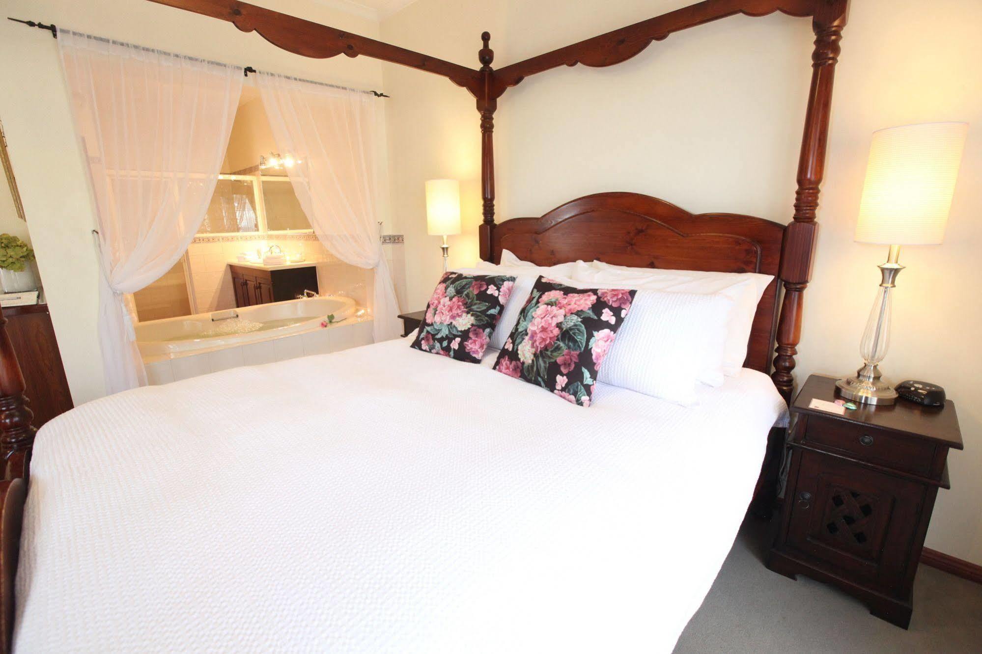 Wine And Roses Bed And Breakfast Adelaide Esterno foto